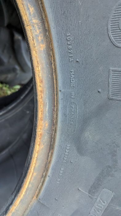 Резина на трактор Masei Ferguson