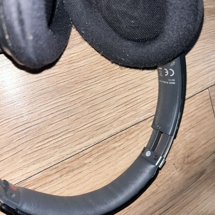 Słuchawki Sony WH- 700 N