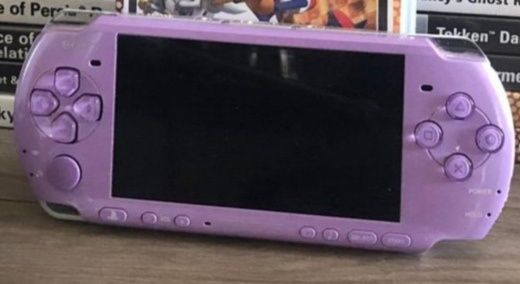 PSP + Carregador + Jogos