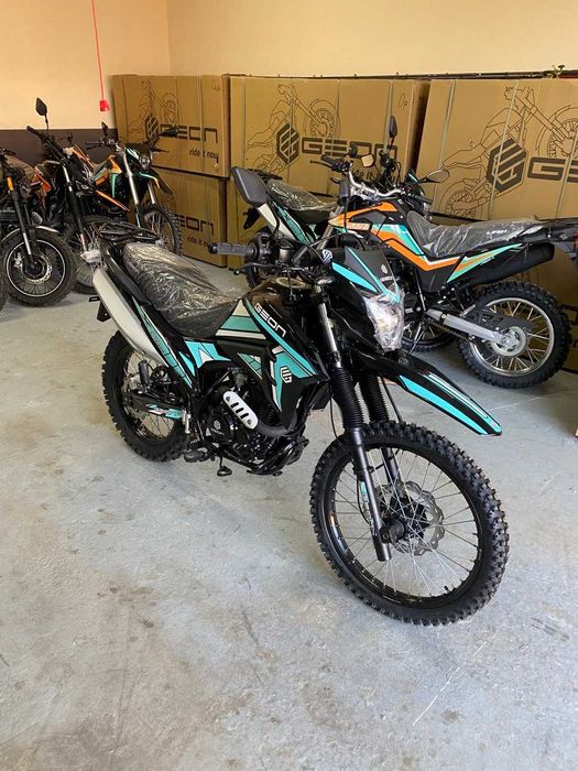 Geon X-Line 250 4V  2025