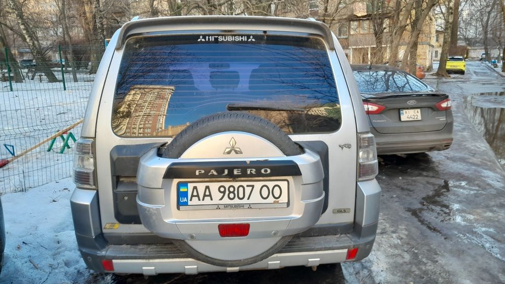 Автомобіль Mitsubishi  Pajero