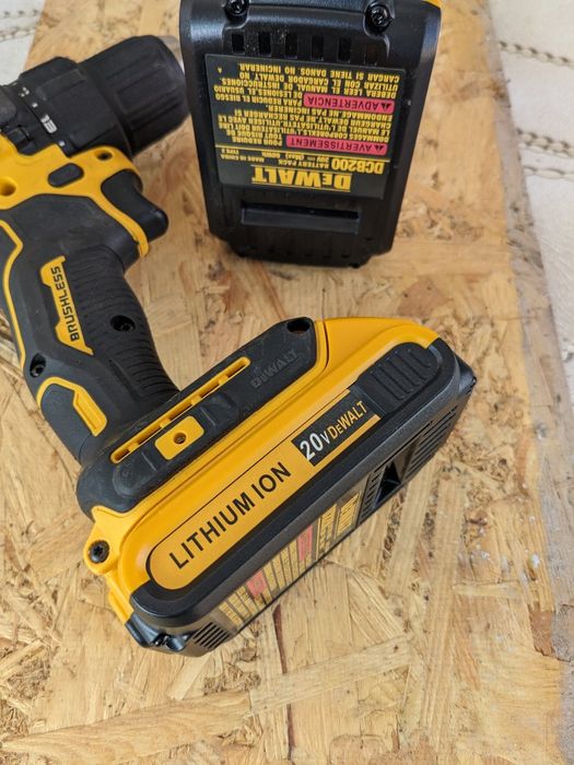 Батарея, аккумулятор 20 вольт DeWalt