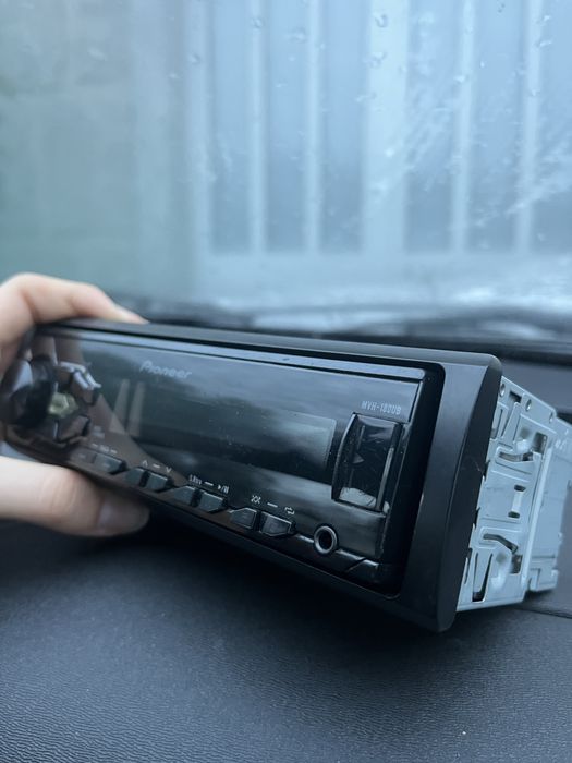 Autoradio Pioneer MVH-180UB