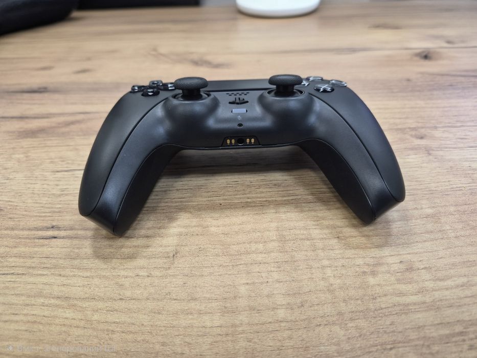 DualSense PS5 controller