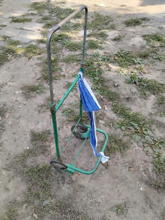 тачка, кравчучка, тележка для перевозки грузов