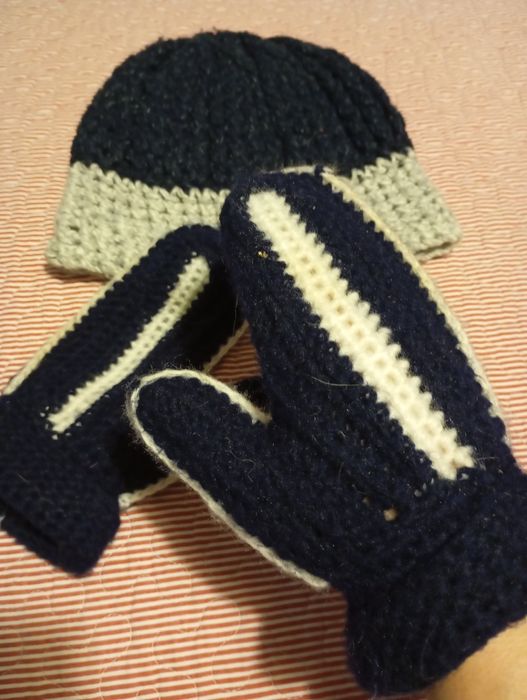 Gorro e luvas em lã