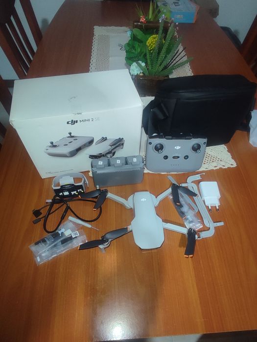 DJI Mini 2 SE Combo - Apenas 2h de Voo | 8 Ciclos Bateria