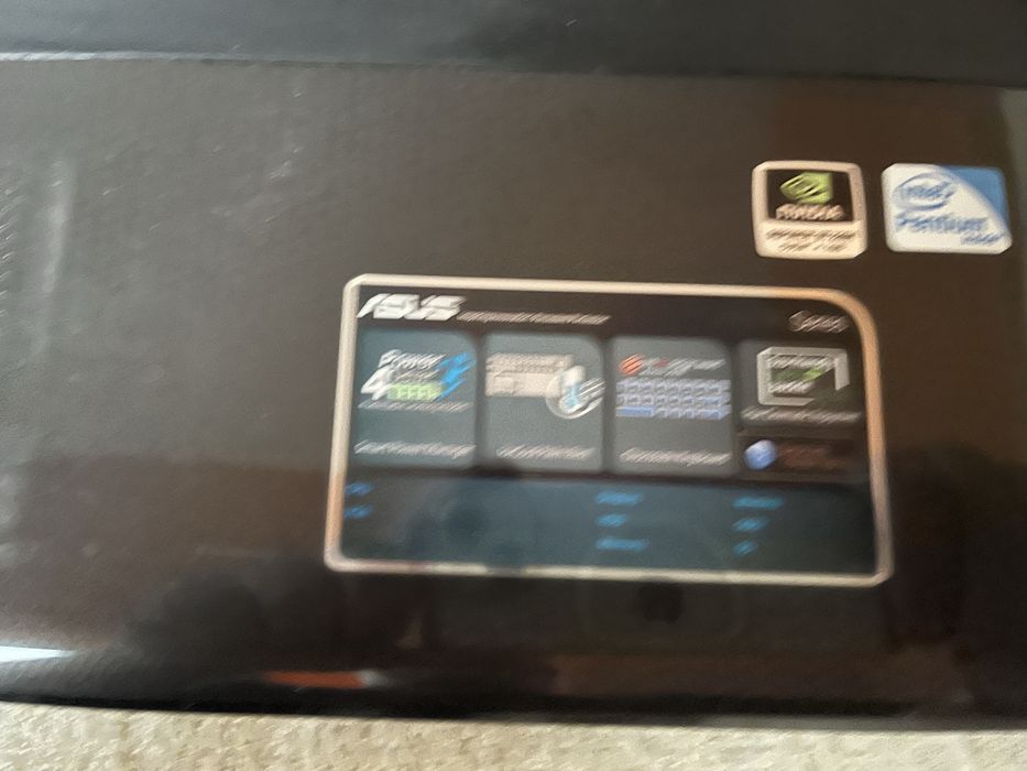 Laptop 17 cali asus