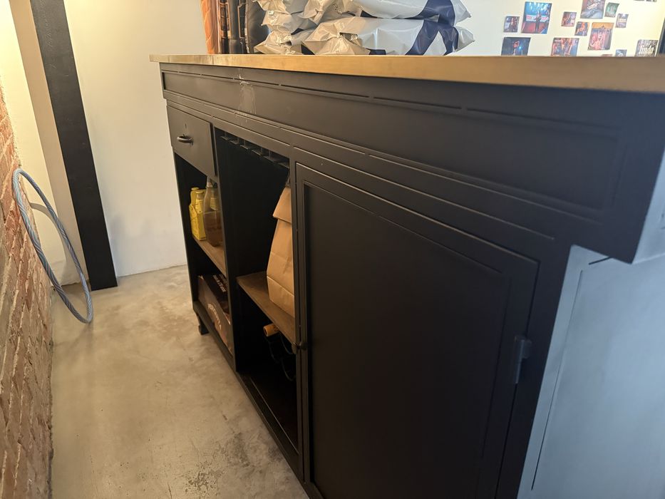 Balcão de bar com arrumação