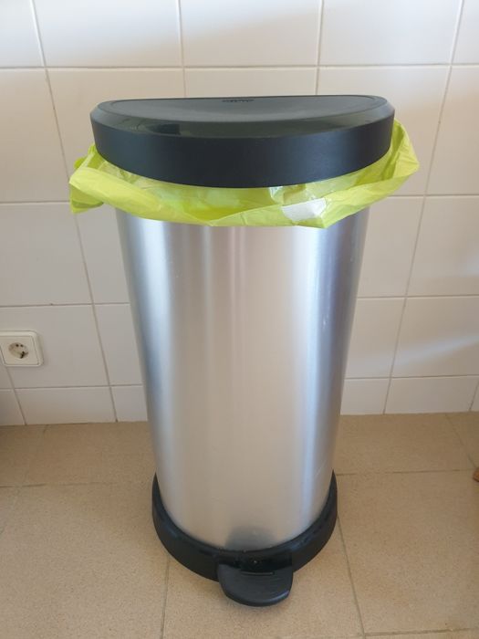 Caixote do Lixo Usado 50L