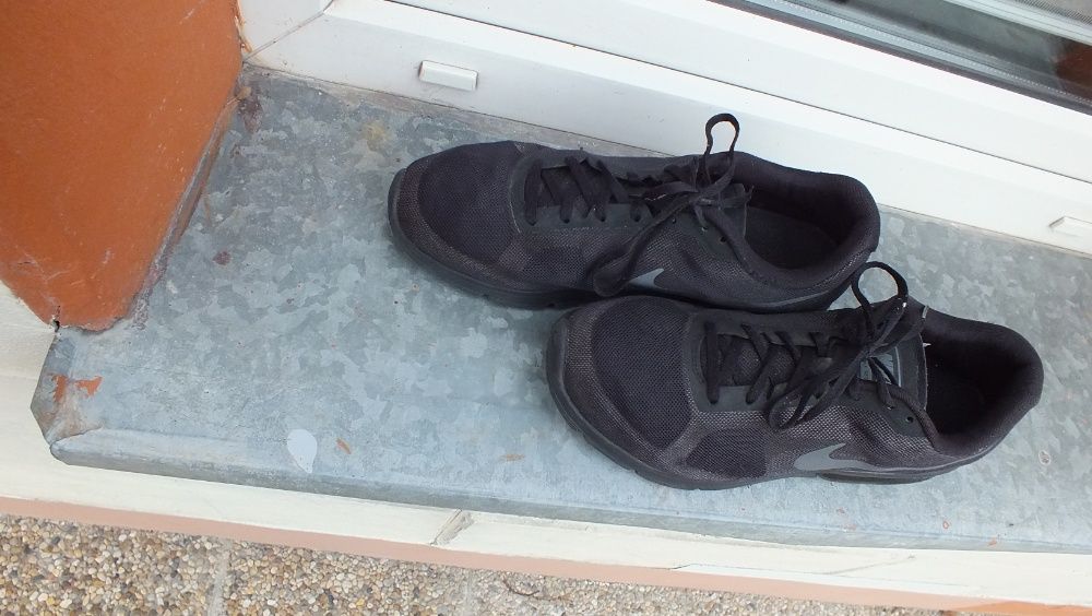 Super buty sportowe marki Nike air max w roz 45,5