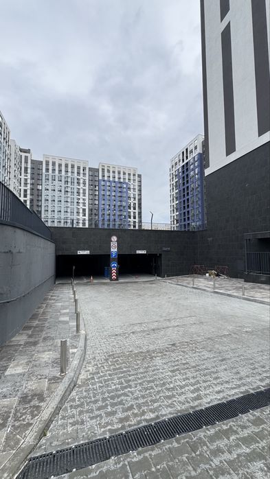 Sky Avenue Святослава Хороброго оренда паркомісця паркінг підземний гараж машиномісце парковка укриття Соломенский