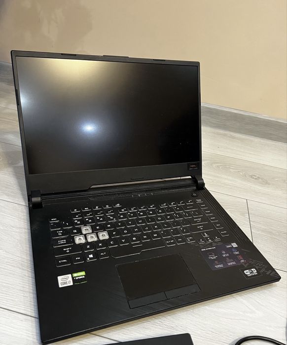Sprzedam gaming laptop ASUS Rog Strix G15 G512LV Laptop