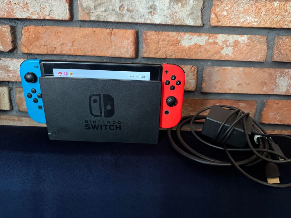 Nintendo Switch V2 model 2020 – kompletny zestaw