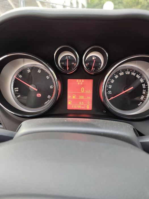 Opel Zafira Tourer 110k km ano 2015 Ótimo estado