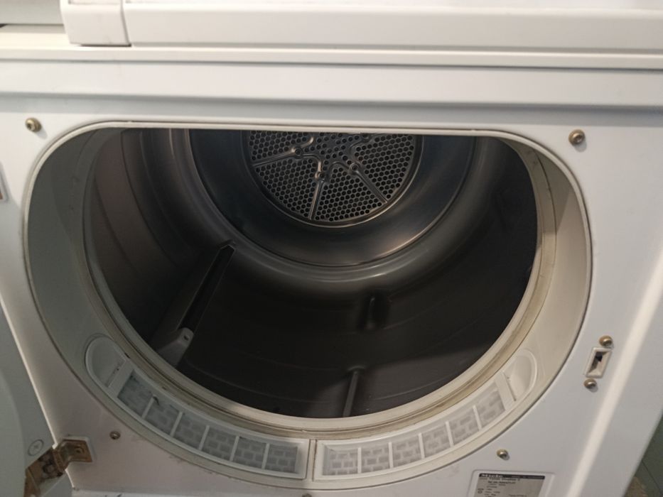 Сушильна машина Miele