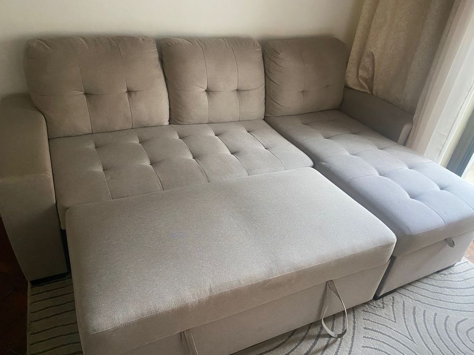Vendo sofá-cama com chaise longue de 3 lugares, em tecido bege