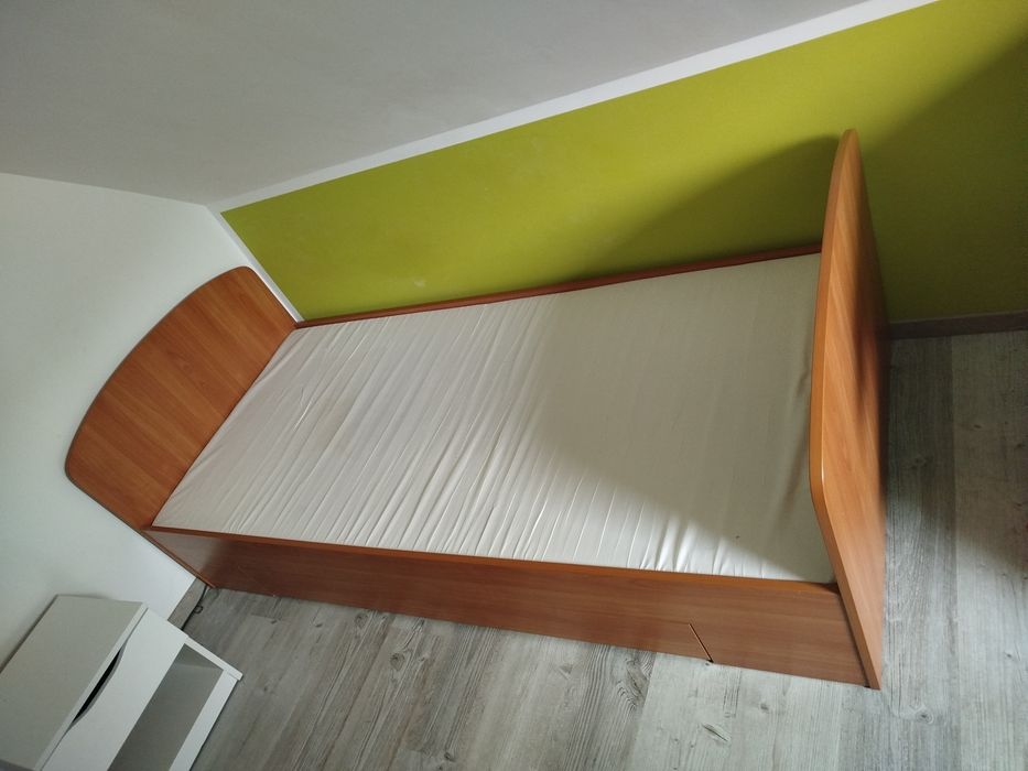 Łóżko jednoosobowe
