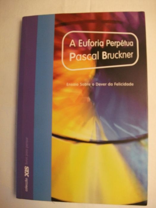 Remnants of book collections (Público, Continente, etc.) since64553245000835124