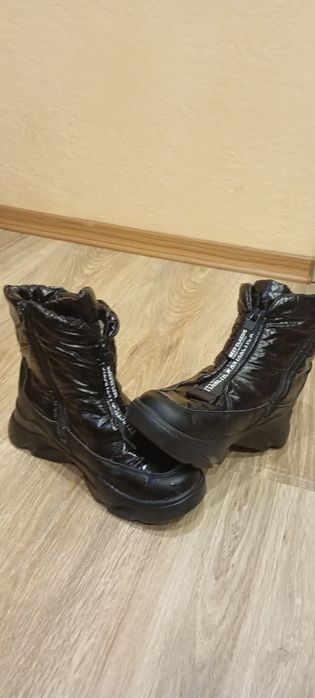 Зимові сапожки на дівчинку