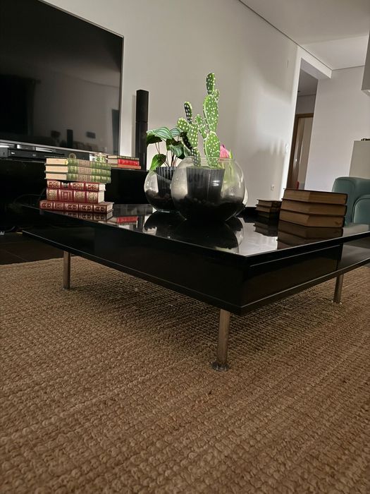 Móvel de tv e mesa de centro