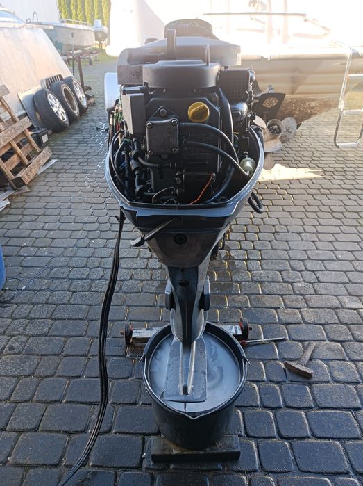 Silnik zaburtowy Yamaha 25.  4 suw