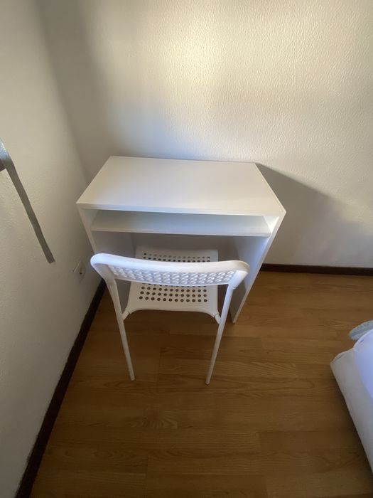 Secretária + cadeira