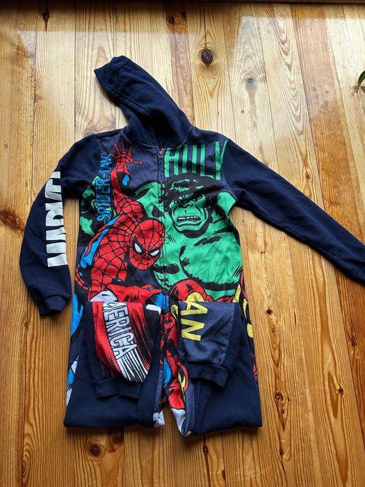 Віддам безкоштовно речі на дівчинку