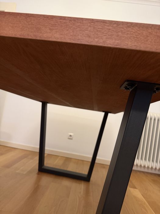 Mesa de Jantar madeira escura usada