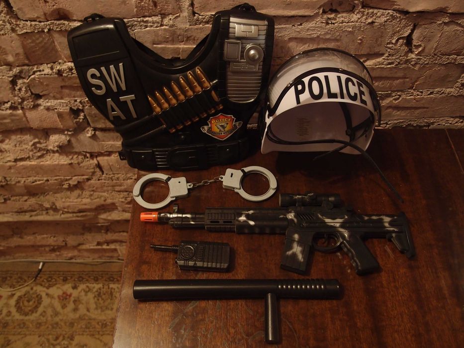 Duży zabawkowy zestaw Policja dla dziecka