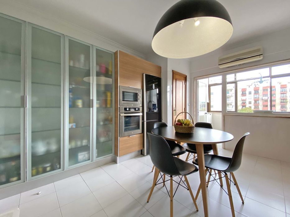 Mesa Design de Nadia Arratibel - Puracal (preto)