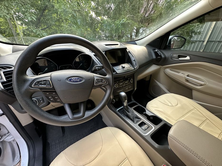Ford Escape 2017 року 2л,газ/бензин