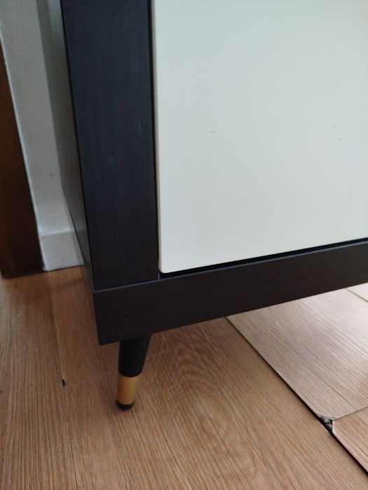 Conjunto de duas mesas cabeceira adaptadas Ikea