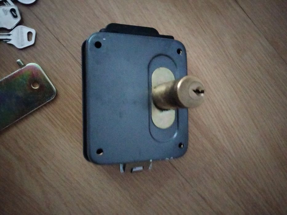 Fechadura de entrada de prédio64750585723266122