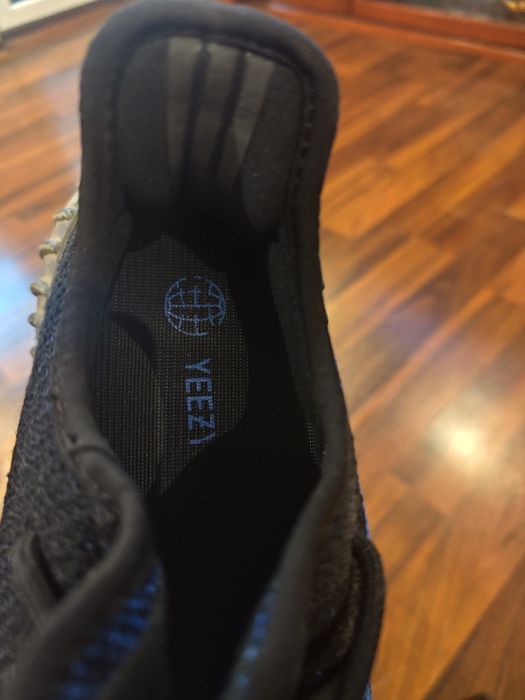 YEEZY BOOST 350 roz. 43 1/3.