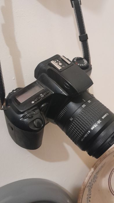 Máquina fotográfica de rolo, Canon, em perfeitas condições.