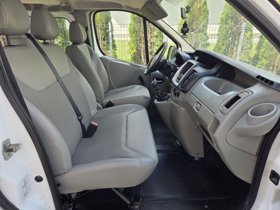 Trafic 9 osobowy 2.0 dci