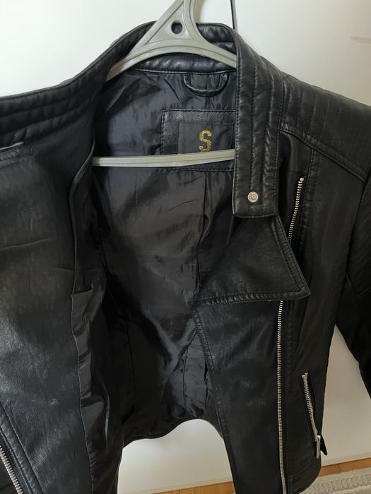 Продам кусуху чорного кольору