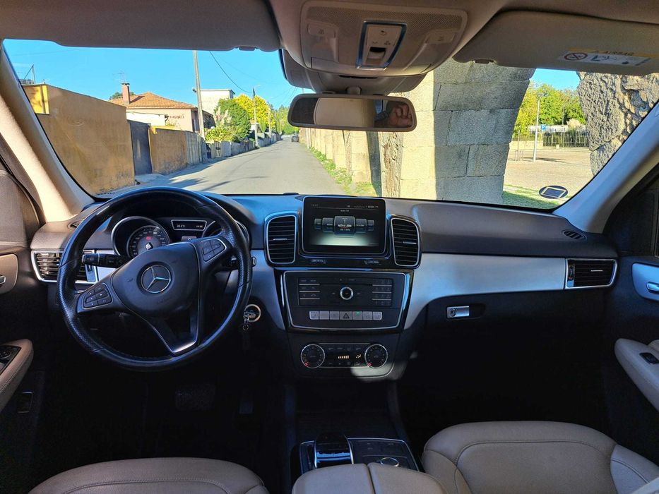 Mercedes GLE 250 D-4Matic-9G TRONIC-AMG LINE- FULL EXTRAS