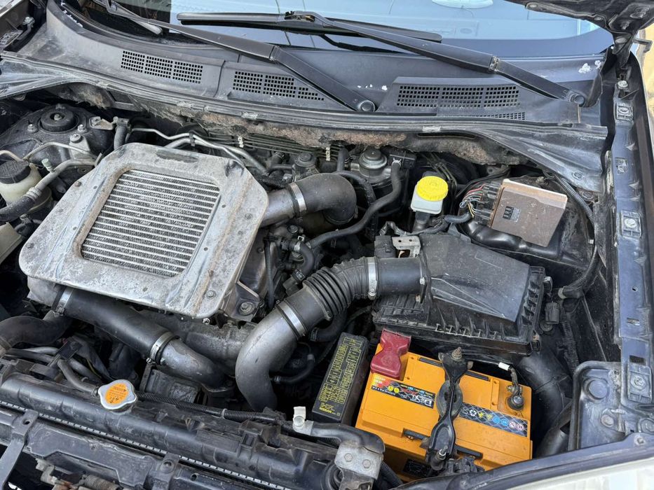 Не спешно машина вся в рідні