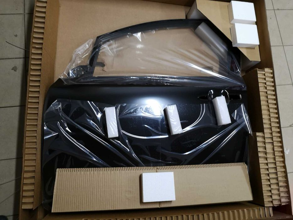 Дверь передняя, задняя Nissan Leaf 2018, 2019, 2020,2021 Ниссан лиф