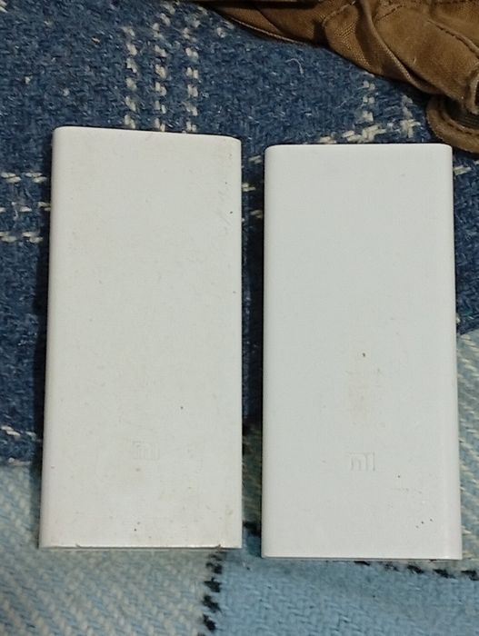 Duas Power Banks da MI de 20000mAh cada uma