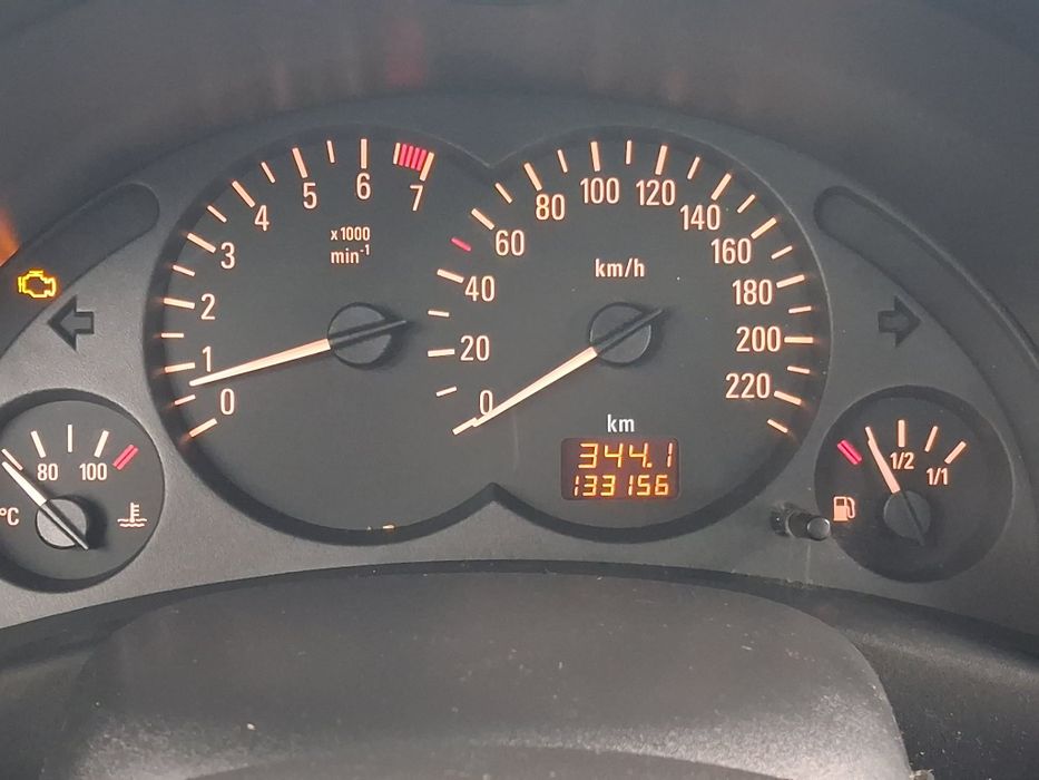 Opel Corsa 1 .0 benzyna