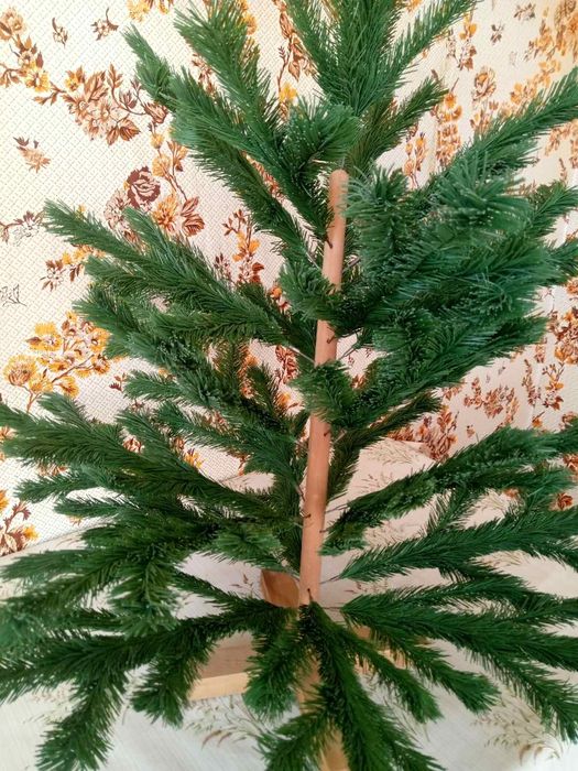 Ялинка штучна з хрестовиною(з підставкою)