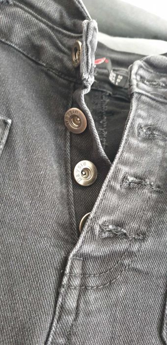 Jeans pretos desbotados