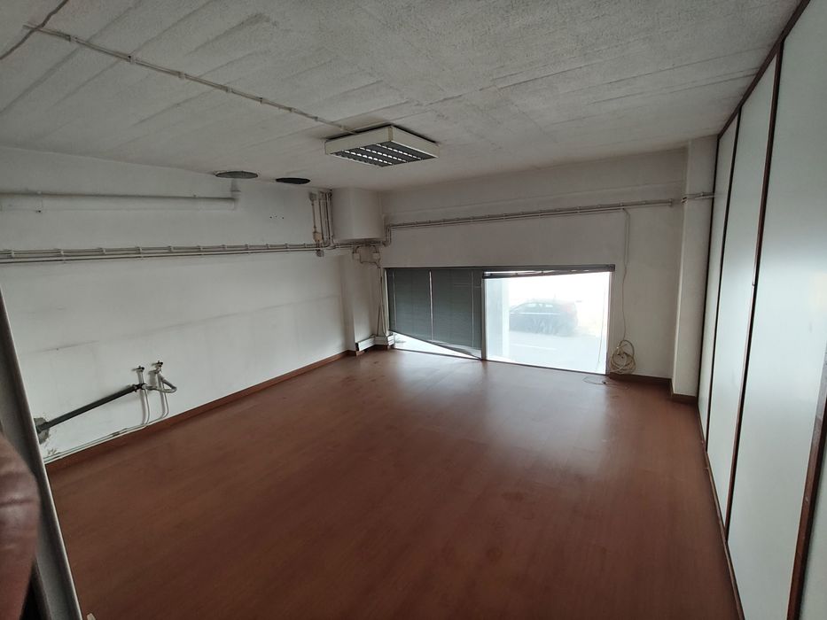 Vende-se ou arrenda-se espaço comercial 200m2