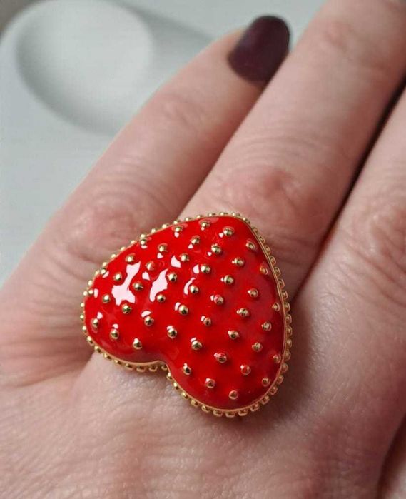 Pierścionek Czerwone Serce/Truskawka - złoty kolor, regulowany
