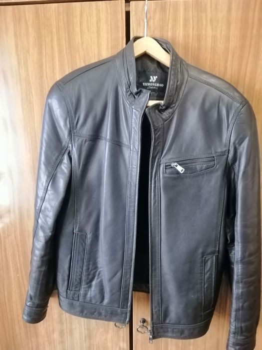 Куртка кожаная стильная.