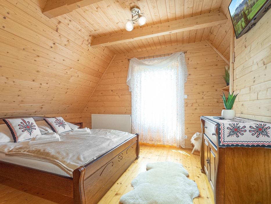 Domki z jacuzzi sauna i kominkiem w górach noclegi