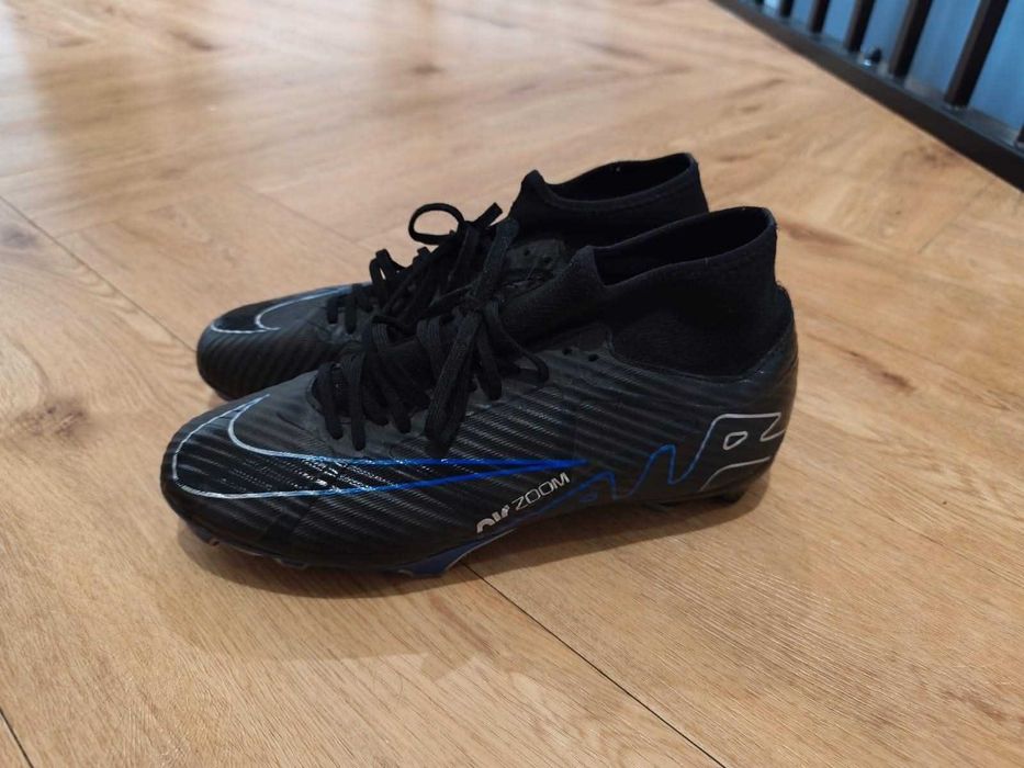 Korki piłkarskie Nike rozmiar 40,5